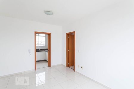 Sala  de apartamento à venda com 3 quartos, 70m² em Ipiranga, Belo Horizonte