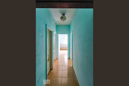 Corredor de casa para alugar com 3 quartos, 250m² em Jardim Santa Francisca, Guarulhos
