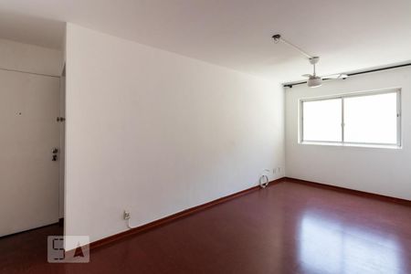 Sala de apartamento para alugar com 1 quarto, 45m² em Vila Nova Conceição, São Paulo