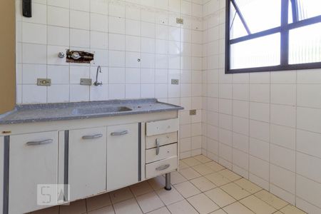 Cozinha de apartamento para alugar com 2 quartos, 60m² em Quitaúna, Osasco