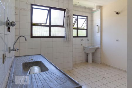 Cozinha de apartamento para alugar com 2 quartos, 60m² em Quitaúna, Osasco