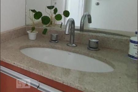 Banheiro de apartamento à venda com 1 quarto, 30m² em Perdizes, São Paulo