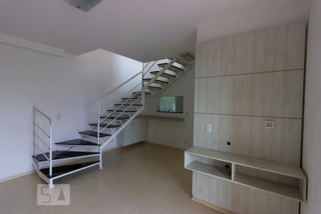 Sala com 2 ambientes  de apartamento para alugar com 3 quartos, 107m² em Parque Frondoso, Cotia