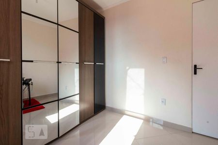 Quarto 1  de apartamento para alugar com 2 quartos, 48m² em Vila Carmosina, São Paulo