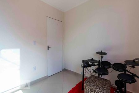 Quarto 1  de apartamento para alugar com 2 quartos, 48m² em Vila Carmosina, São Paulo