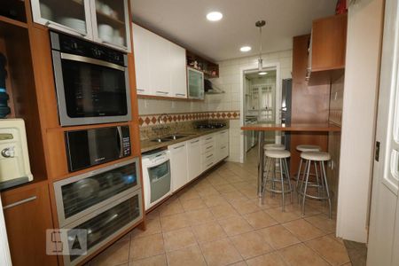 Cozinha de casa à venda com 4 quartos, 285m² em Jardim Itu Sabará, Porto Alegre