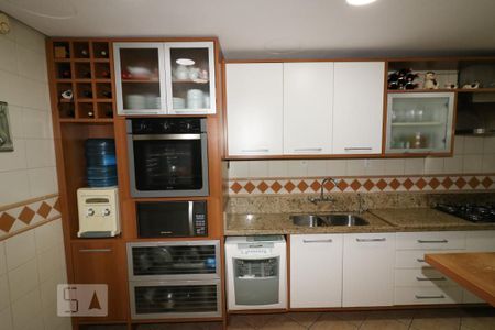 Cozinha de casa à venda com 4 quartos, 285m² em Jardim Itu Sabará, Porto Alegre