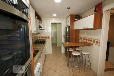 Cozinha de casa à venda com 4 quartos, 285m² em Jardim Itu Sabará, Porto Alegre