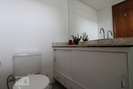 Banheiro de apartamento à venda com 1 quarto, 24m² em Campo Belo, São Paulo