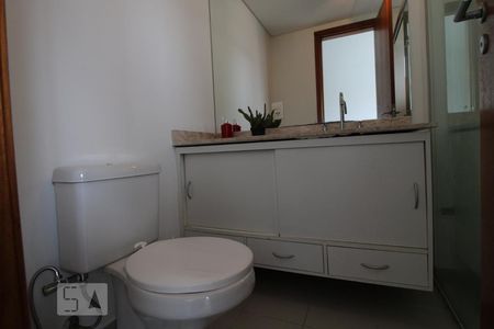 Banheiro de apartamento à venda com 1 quarto, 24m² em Campo Belo, São Paulo