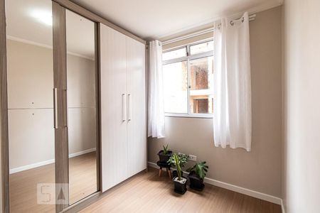 Quarto 1 de apartamento para alugar com 2 quartos, 44m² em Campo de Santana, Curitiba