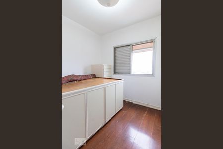 Quarto 2 de apartamento para alugar com 2 quartos, 72m² em Alto de Pinheiros, São Paulo