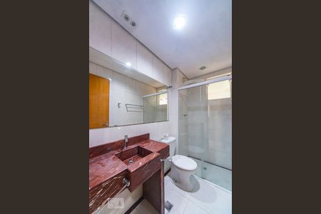Banheiro  de apartamento para alugar com 3 quartos, 70m² em Jardim Santo André, Santo André