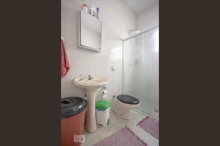 Banheiro de casa para alugar com 2 quartos, 160m² em Vila Gustavo, São Paulo
