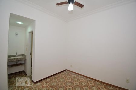 Suíte de casa de condomínio para alugar com 3 quartos, 90m² em Braz de Pina, Rio de Janeiro