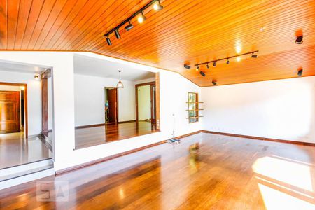 Sala de casa para alugar com 4 quartos, 349m² em Granja Julieta, São Paulo