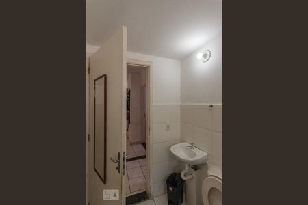 Banheiro de apartamento à venda com 2 quartos, 35m² em Jardim do Lago Continuação, Campinas