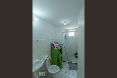 Banheiro de apartamento à venda com 2 quartos, 35m² em Jardim do Lago Continuação, Campinas