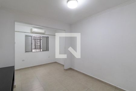 Quarto 2 de casa para alugar com 3 quartos, 250m² em Jardim Triana, São Paulo