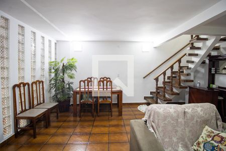 Sala de casa à venda com 3 quartos, 250m² em Vila Nilo, São Paulo