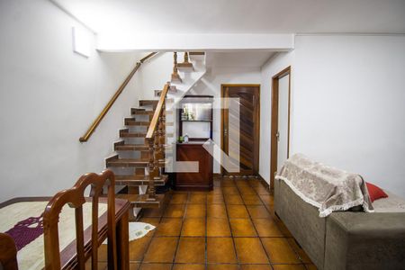 Sala de casa à venda com 3 quartos, 250m² em Vila Nilo, São Paulo