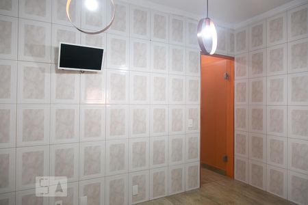 Sala de Jantar de casa à venda com 4 quartos, 300m² em Vila Carmosina, São Paulo