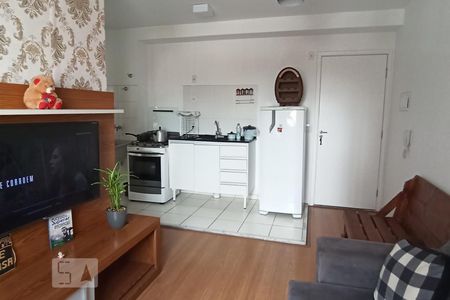 Sala/Cozinha de apartamento para alugar com 2 quartos, 40m² em Sítio da Figueira, São Paulo