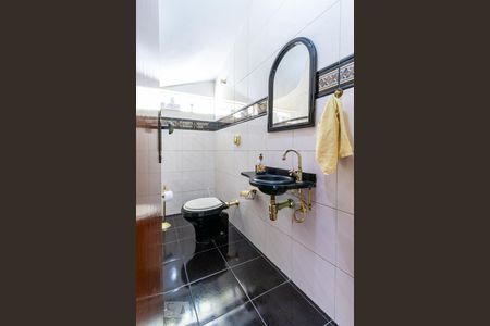 Lavabo de casa à venda com 4 quartos, 180m² em Vila Arriete, São Paulo