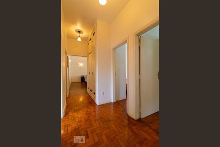 Corredor de apartamento à venda com 3 quartos, 200m² em Centro, São Paulo