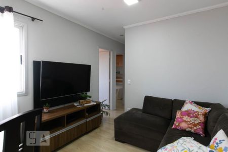Sala de apartamento para alugar com 3 quartos, 57m² em Vila Carmosina, São Paulo
