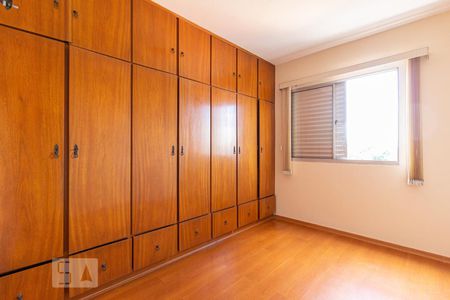 Quarto 2 de apartamento para alugar com 3 quartos, 83m² em Vila Osasco, Osasco