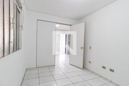 Quarto 1 de casa para alugar com 2 quartos, 52m² em Cidade Industrial, Curitiba