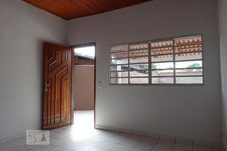 Sala de Estar de casa para alugar com 3 quartos, 120m² em Chácara do Governador, Goiânia