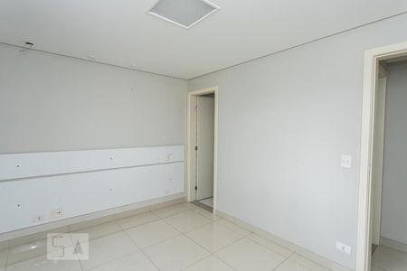 Suite  de apartamento à venda com 3 quartos, 95m² em Jardim Teresa, São Paulo