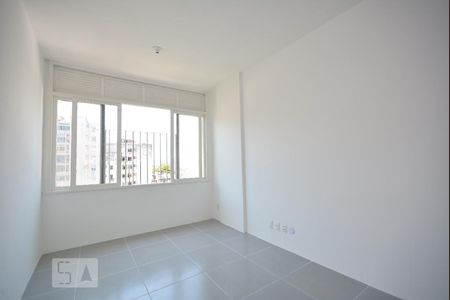 Sala/Quarto de kitnet/studio para alugar com 1 quarto, 25m² em Centro, Rio de Janeiro