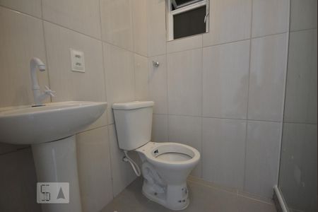 Banheiro Social de kitnet/studio para alugar com 1 quarto, 25m² em Centro, Rio de Janeiro