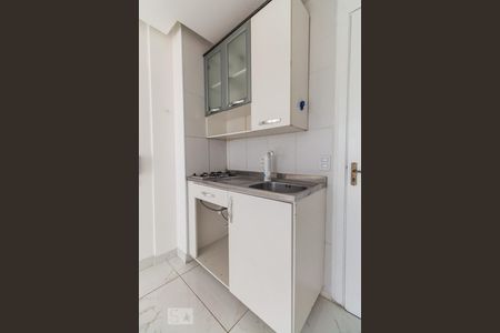 Sala e cozinha de apartamento para alugar com 1 quarto, 48m² em Vila Aricanduva, São Paulo