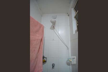 Banheiro de apartamento para alugar com 1 quarto, 30m² em Rio Branco, Porto Alegre