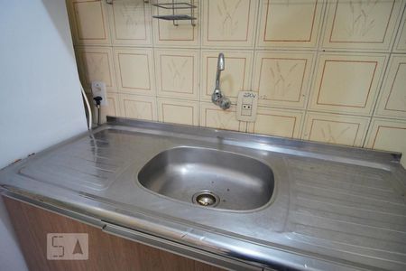 Cozinha de apartamento à venda com 1 quarto, 30m² em Rio Branco, Porto Alegre