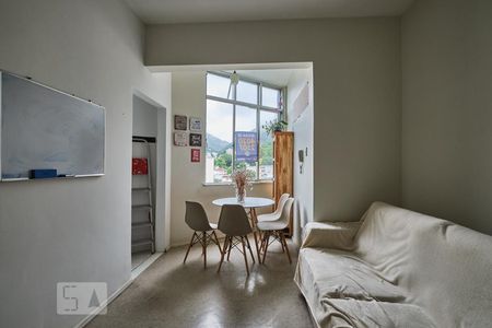 Sala de apartamento à venda com 1 quarto, 33m² em Tijuca, Rio de Janeiro