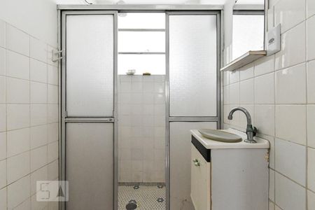 Banheiro de apartamento para alugar com 1 quarto, 48m² em Vila Buarque, São Paulo