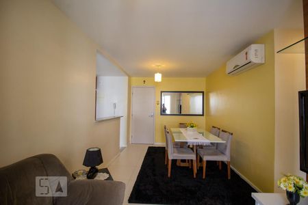 Sala de apartamento para alugar com 2 quartos, 70m² em Vargem Grande, Rio de Janeiro