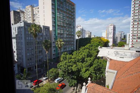 Quarto 1 - Vista de apartamento para alugar com 2 quartos, 72m² em Independência, Porto Alegre