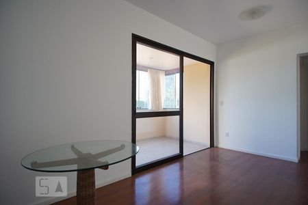 Sala de apartamento para alugar com 2 quartos, 72m² em Independência, Porto Alegre