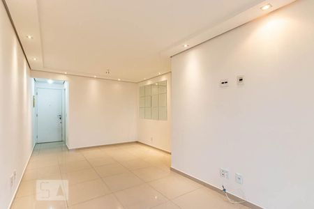 Sala  de apartamento para alugar com 3 quartos, 65m² em Vila Marieta, São Paulo