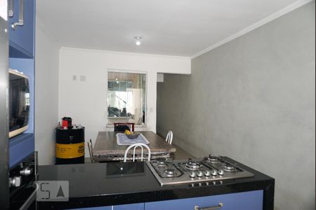 Casa à venda com 170m², 4 quartos e 4 vagas Casa à venda com 170m², 4 quartos e 4 vagasCozinha