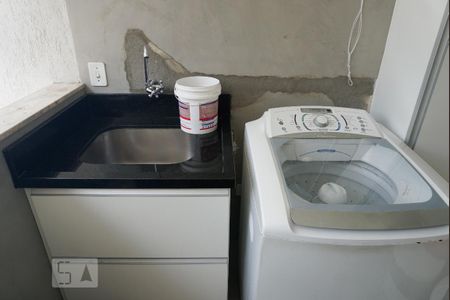 Casa à venda com 170m², 4 quartos e 4 vagas Casa à venda com 170m², 4 quartos e 4 vagasLavanderia