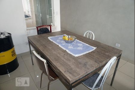 Casa à venda com 170m², 4 quartos e 4 vagas Casa à venda com 170m², 4 quartos e 4 vagasCozinha
