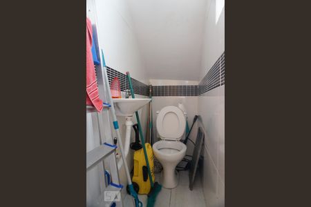 Casa à venda com 170m², 4 quartos e 4 vagas Casa à venda com 170m², 4 quartos e 4 vagasLavabo da Garagem