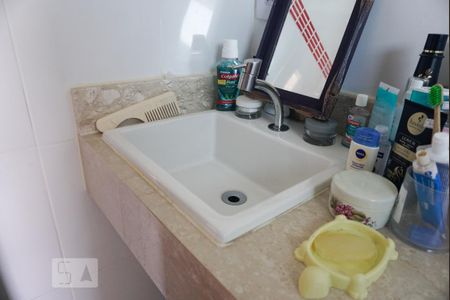 Casa à venda com 170m², 4 quartos e 4 vagas Casa à venda com 170m², 4 quartos e 4 vagasBanheiro da Suíte 1